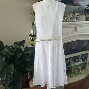London Style White Lace Dress with Decorative Belt